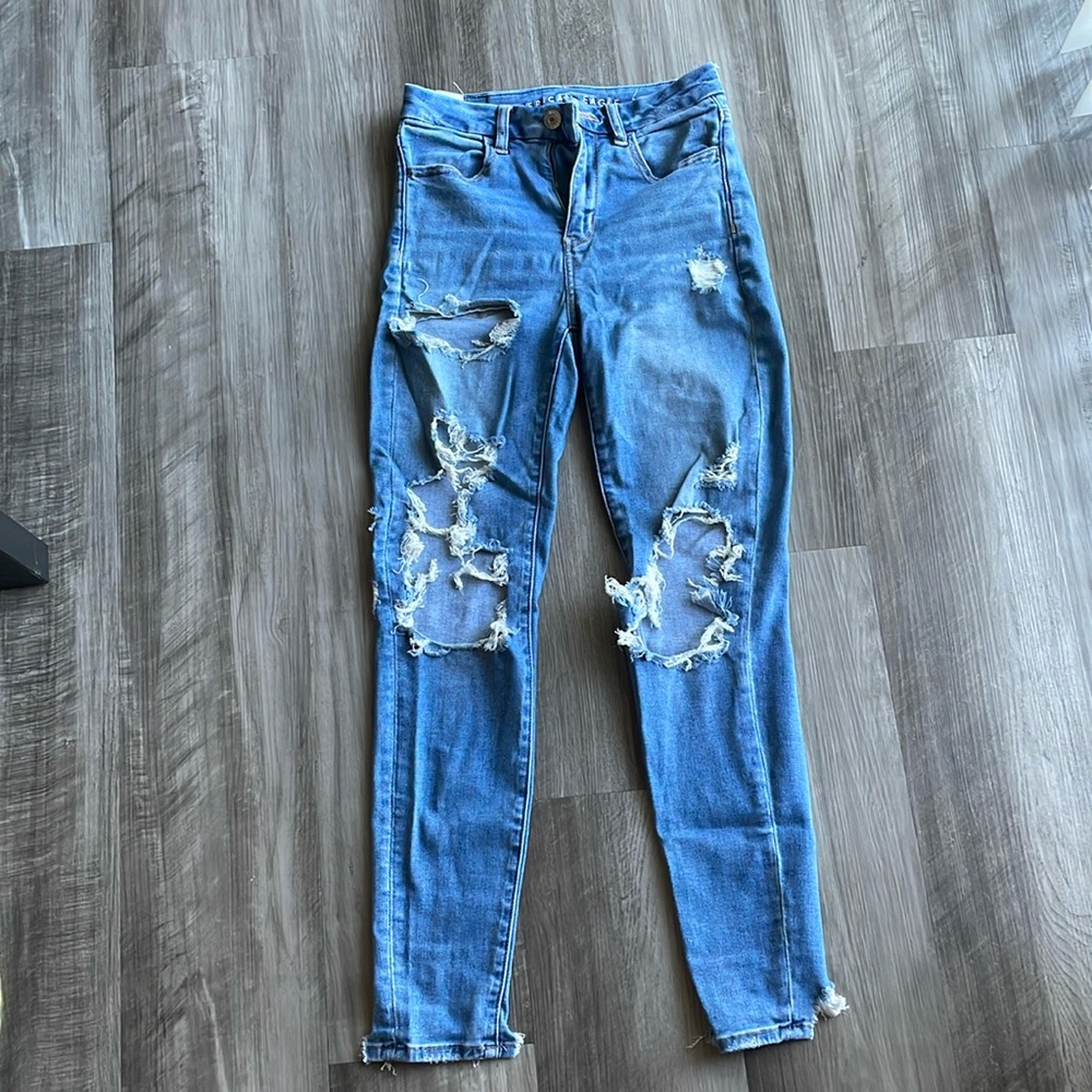 American Eagle Ripped Jeans Size 2